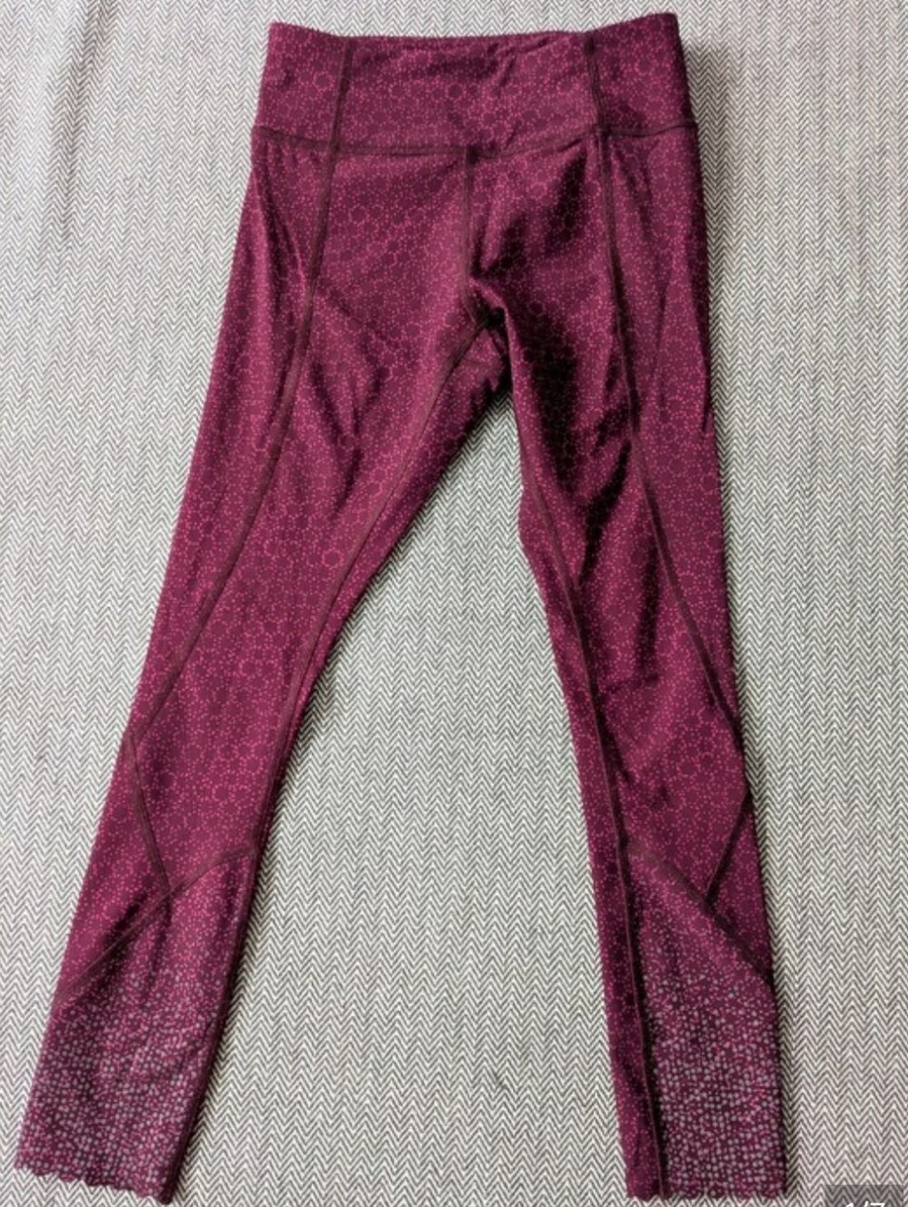 Lululemon Leggings in Star Pixel Rasberry Bordeaux, workout athleisure - Picture 1 of 7